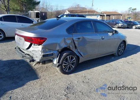 2024 Kia Forte Lxs z USA, uszkodzony, nr VIN 3KPF24AD3RE834037